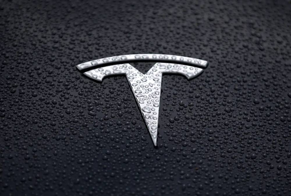 🚗 تحلیل نماد تسلا (Tesla) در بروکر آلپاری 🚗